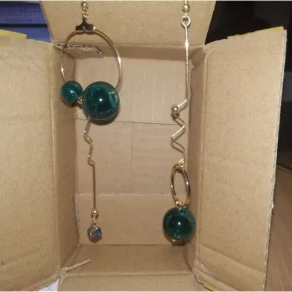 Gold titanium and green blown glass artisan asymmetrical boho art earrings new - Picture 8 of 8